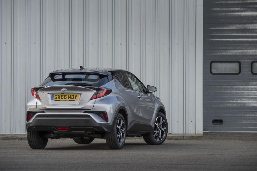  Toyota C-HR 2016 года  (UK) (фото 30 из 32)